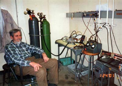John Dash with Irina Savvatimova’s experiment, 2001.